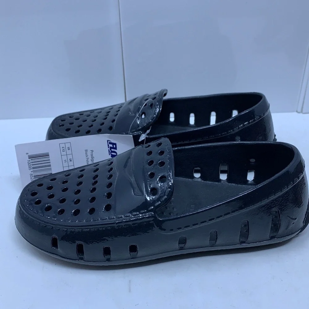 Floafers Kids C12 Black Prodigy Driver Patent Foam Loafers NWT